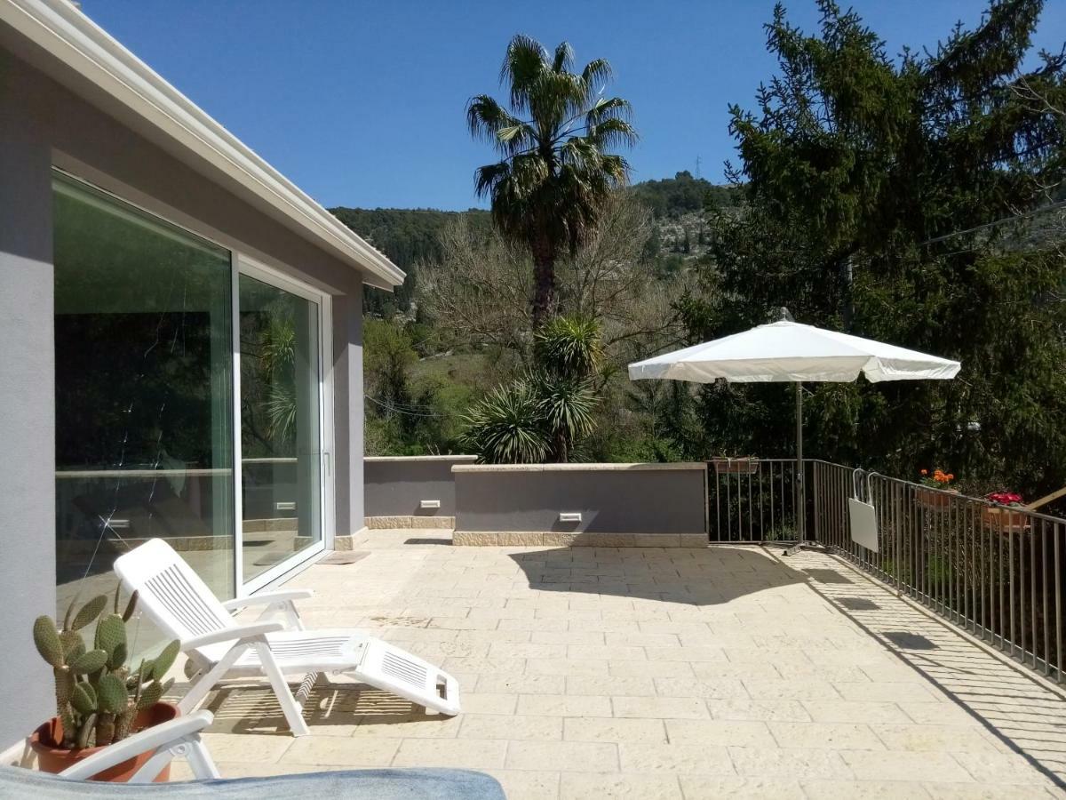 Casa Vacanze Irmino Garden Villa Рагуза Екстериор снимка