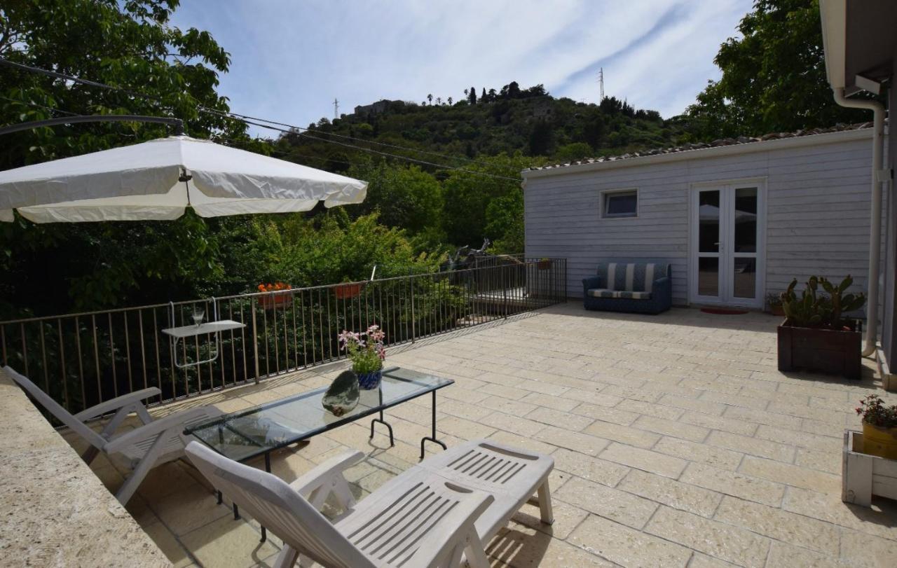 Casa Vacanze Irmino Garden Villa Рагуза Екстериор снимка